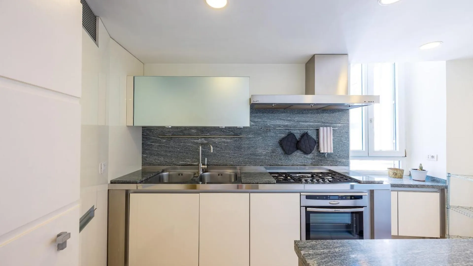 Blu Breeze On Seafront With Parking By Napoliapartments Διαμέρισμα